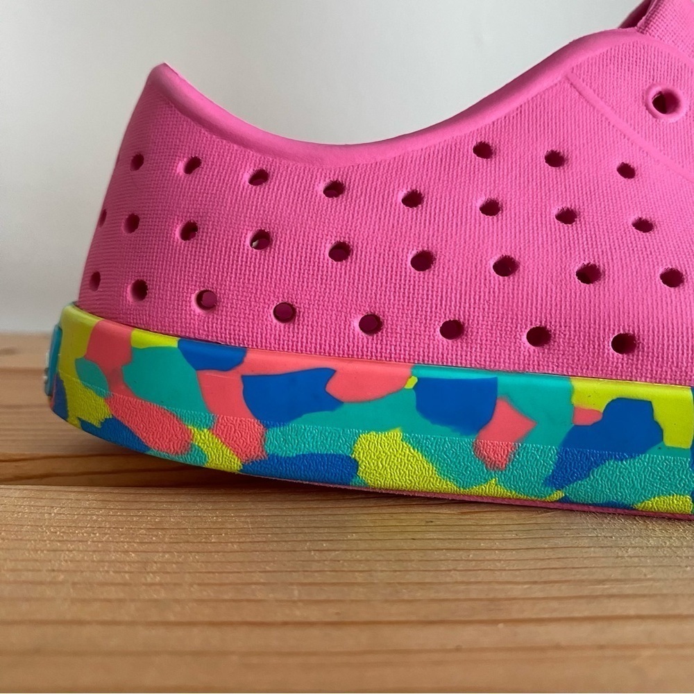 Native Shock Pink Marbled Jefferson Waterproof Shoes 3 - Picture 6 of 13